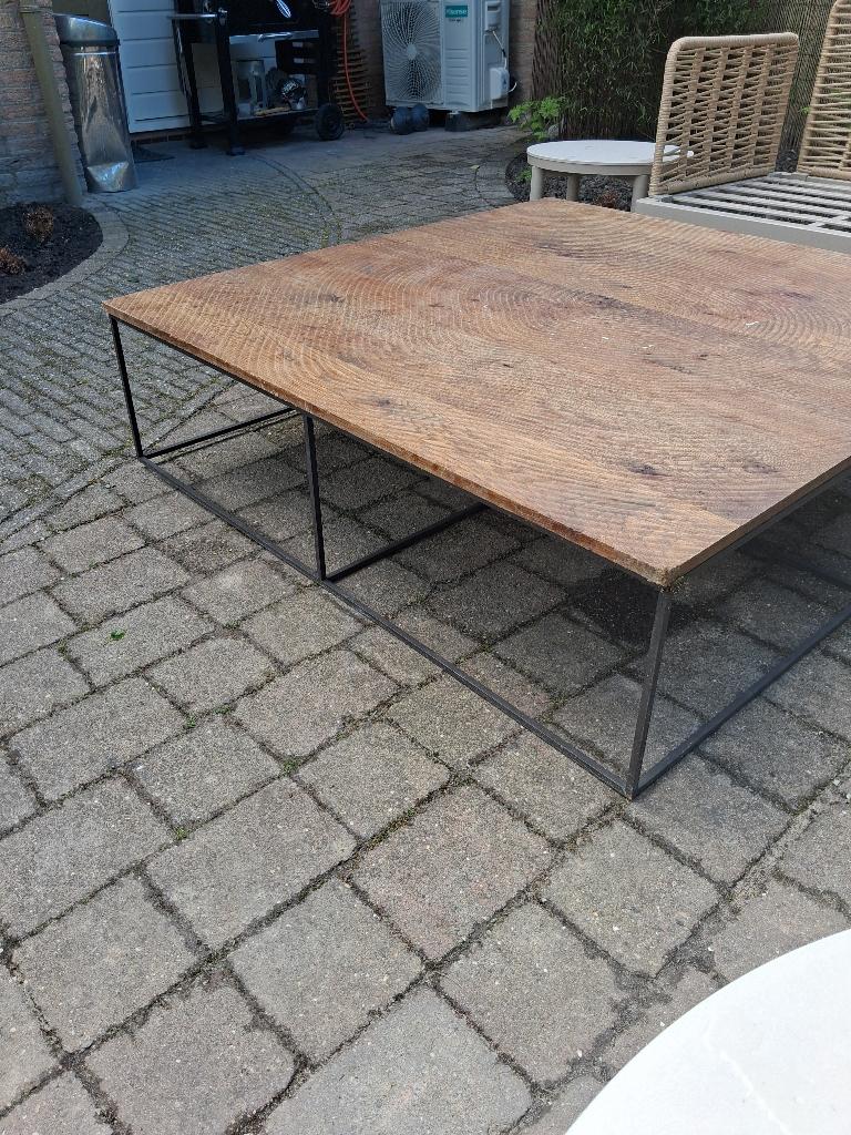 mooie grote salontafel, Ophalen, Retro, industrieel, Vierkant, Zo goed als nieuw