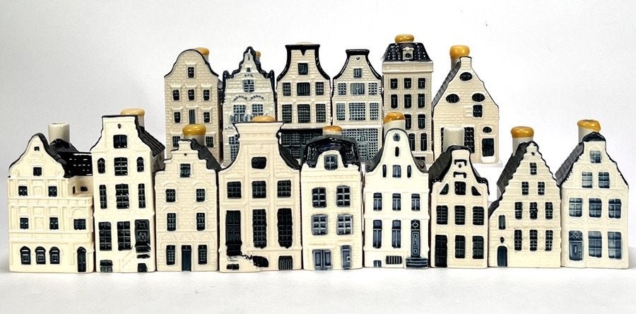 740. Keramieken huisjes KLM, Bols – 20e eeuw