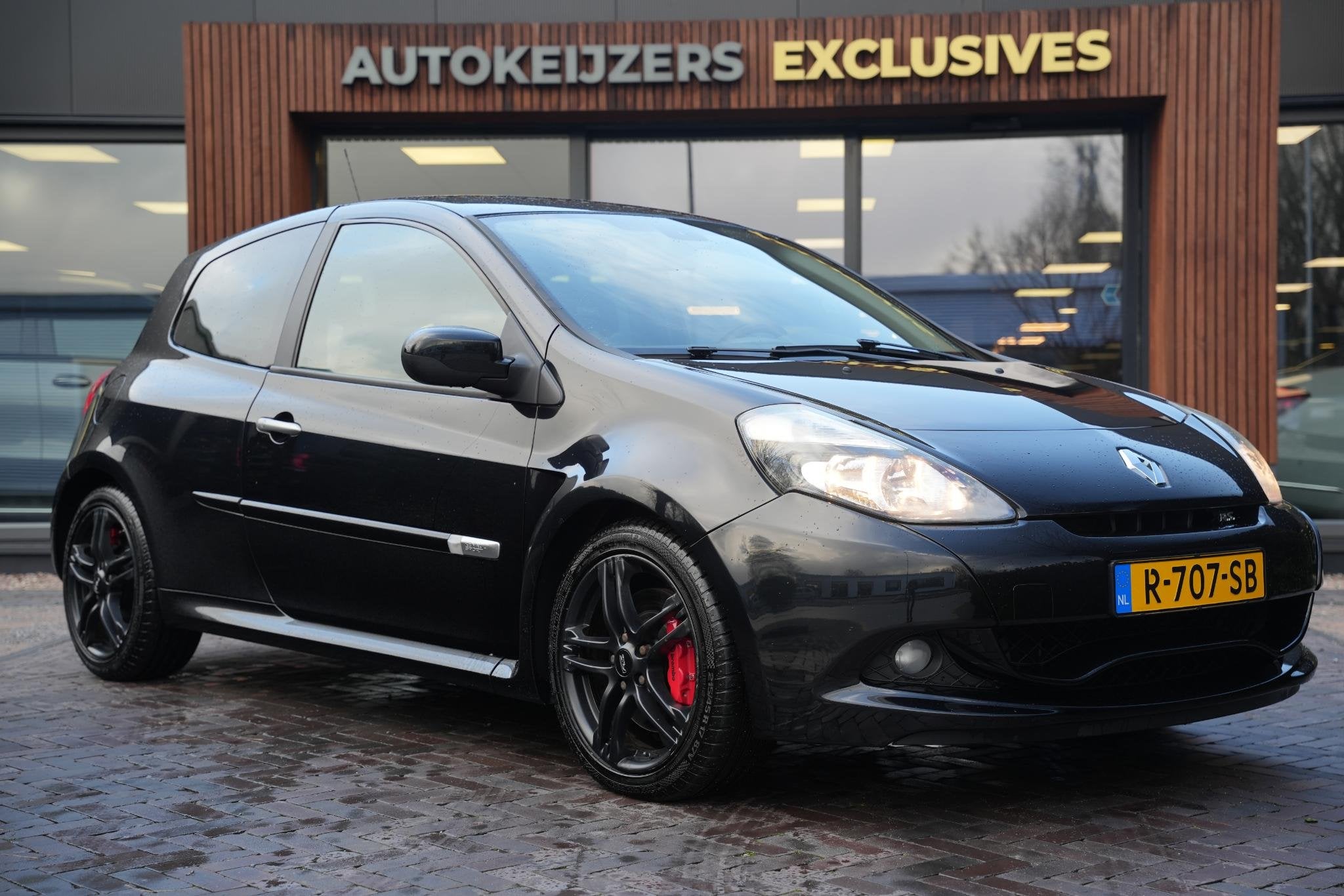 Renault Clio 2.0 RS 200PK Clima Cruise Keyless, Voorwielaandrijving, Gebruikt, Automatische klimaatregeling, 4 cilinders