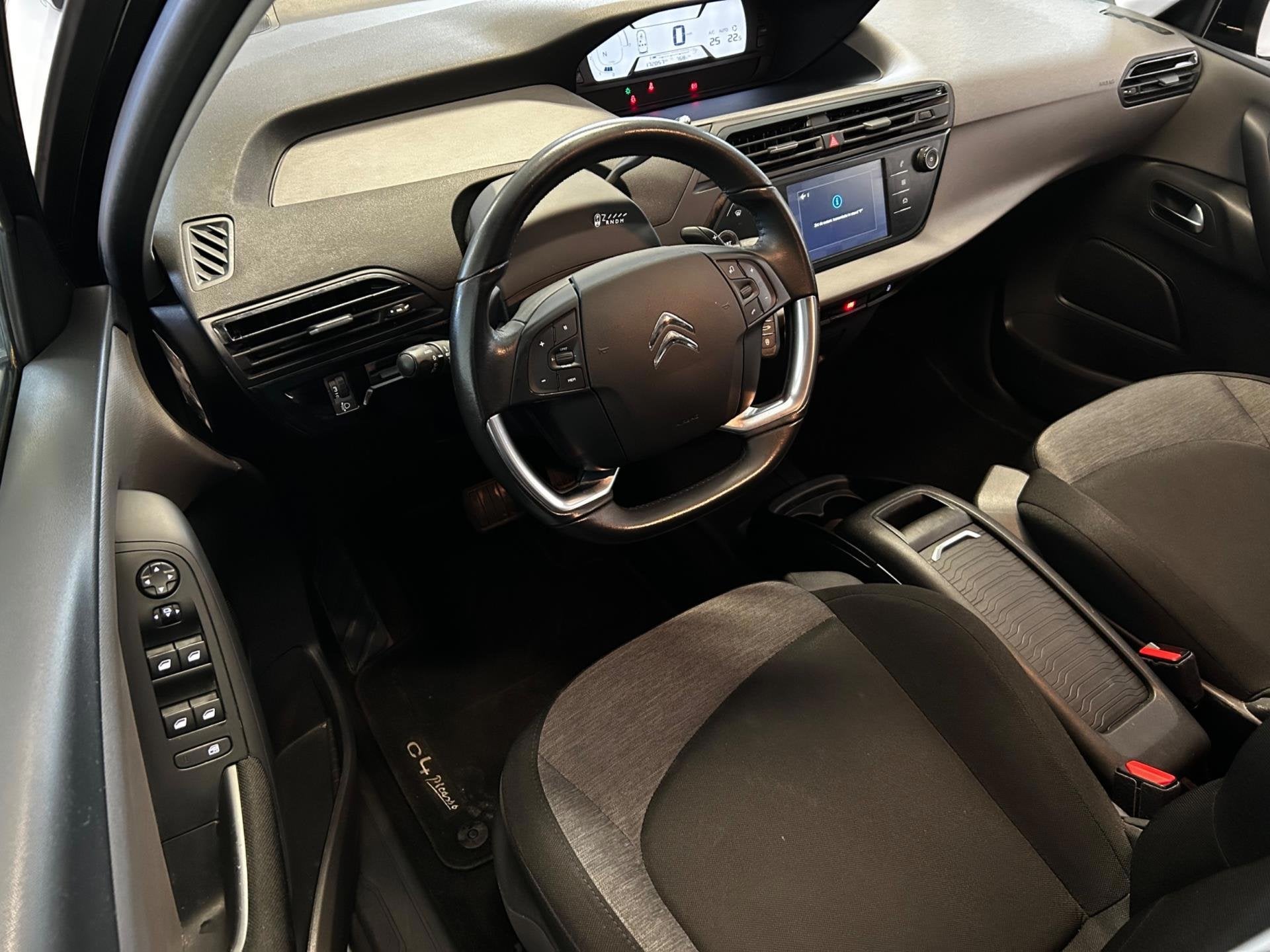 Citroen C4 SpaceTourer 1.2 PureTech|2E EIG|NAP|NAVI|TREKHAAK, Gebruikt, 1199 cc, 1470 kg, Zwart