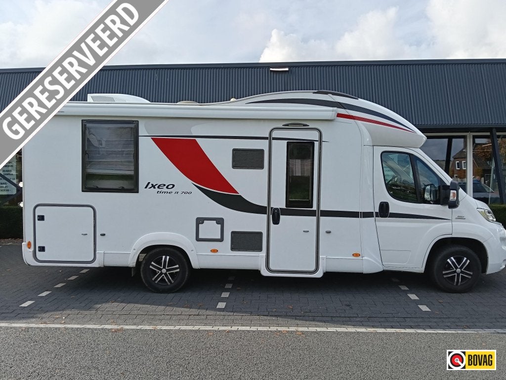 Bürstner IXEO Time 700 IT Netjes en goed onderhoud, Caravans en Kamperen, Kluisje, L-zit, Cassettetoilet, Tot en met 4