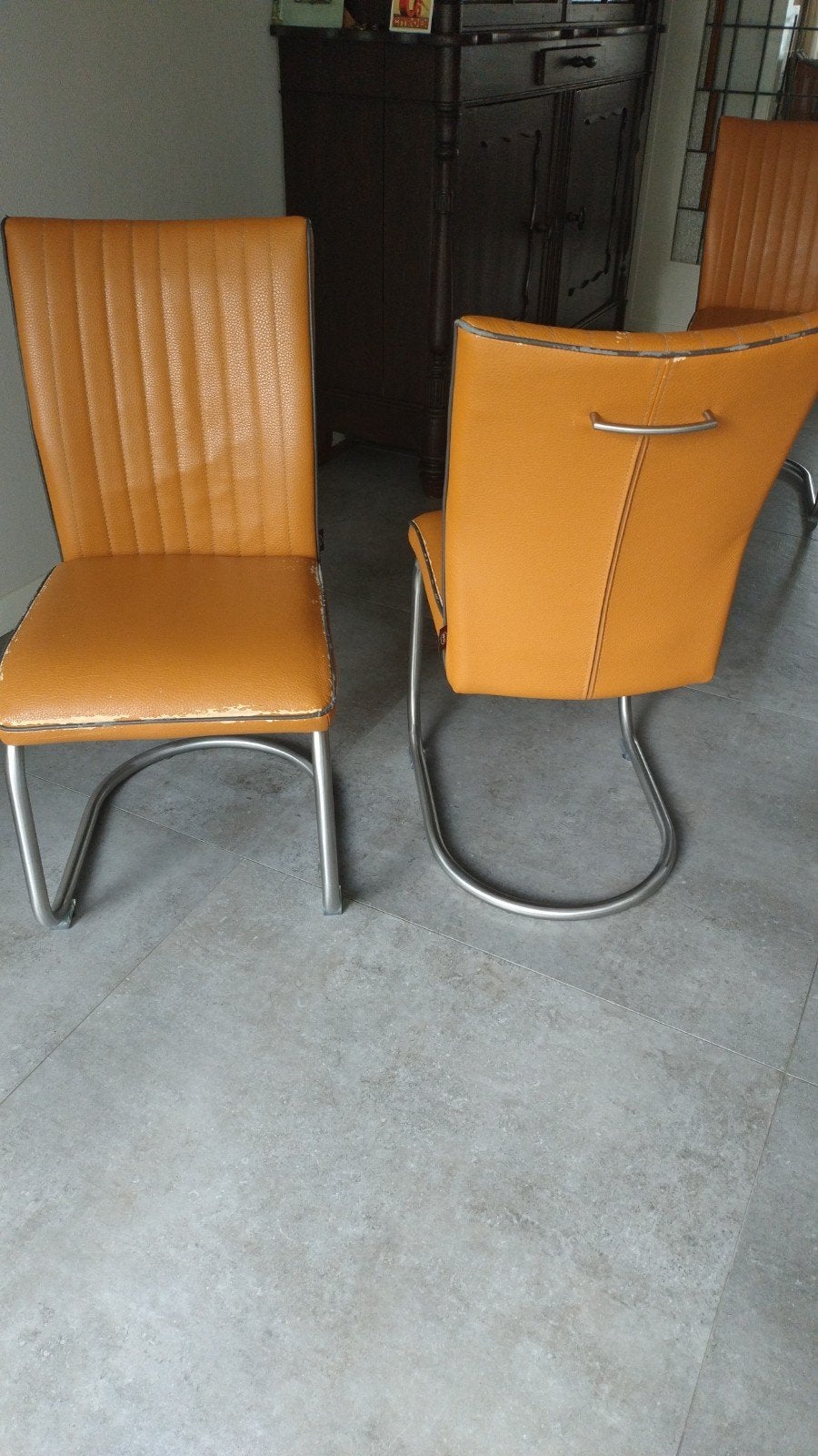 gratis eetkamer stoelen, Huis en Inrichting, Stoelen, Ophalen of Verzenden, Gebruikt, Leer