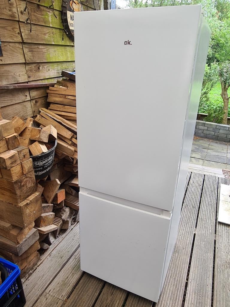 Koel/vries combinatie, 200 liter of meer, Met aparte vriezer, Zo goed als nieuw, 160 cm of meer