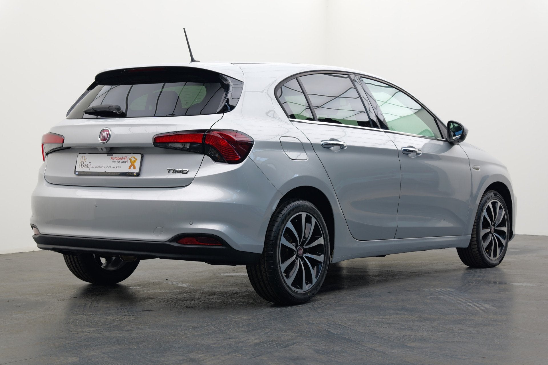 Fiat Tipo 1.4 Lounge | Camera | Navi | Clima (bj 2019), Auto's, Fiat, Voorwielaandrijving, Stof, Gebruikt, Zwart