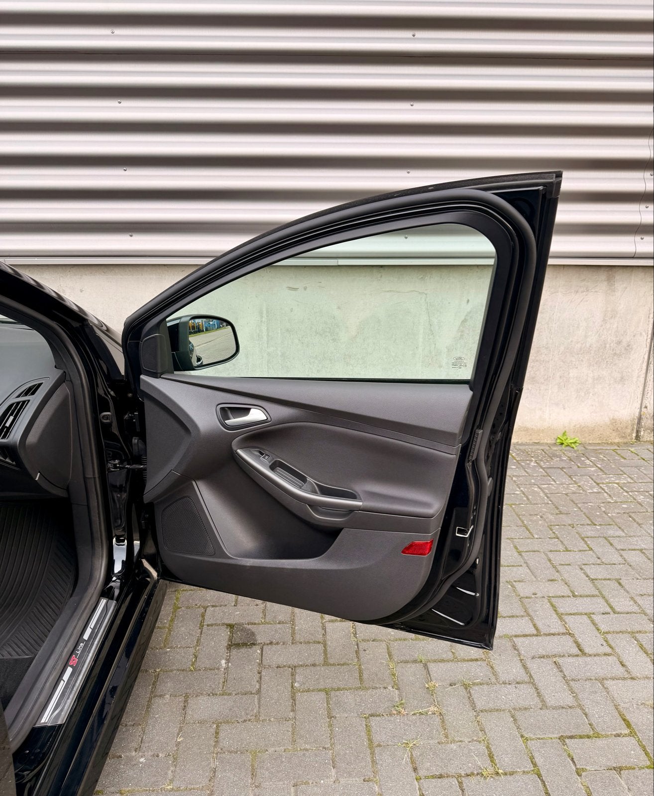 Foto 20 van Ford Focus ST-line 1.5 Ecoboost 182pk 2017 Zwart