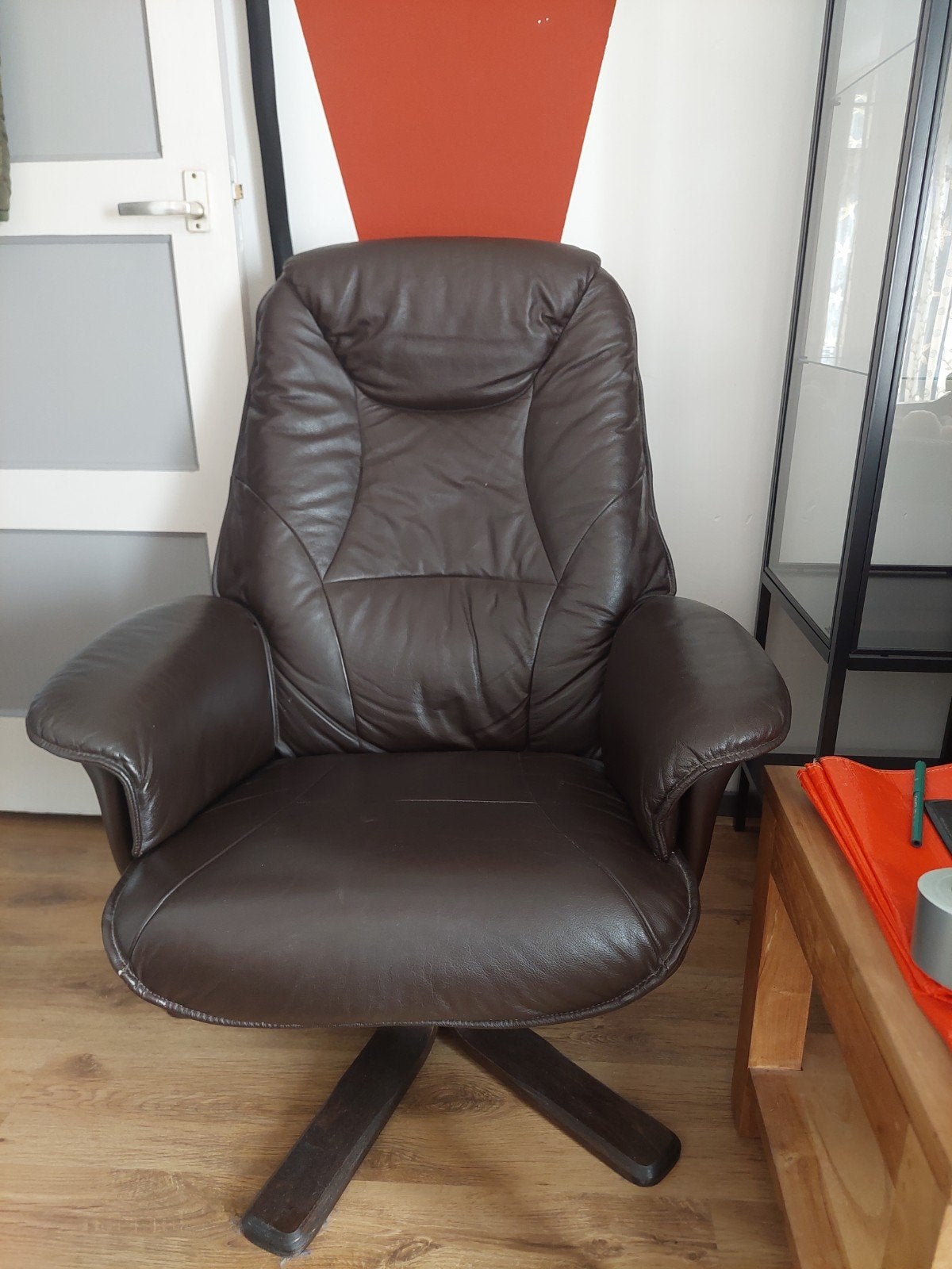 Mooie bruine fauteuil, Huis en Inrichting, Fauteuils, Ophalen of Verzenden, 75 tot 100 cm, 50 tot 75 cm