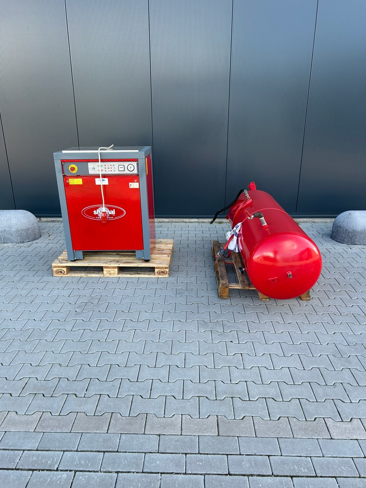 Shamal geluid gedempte zuigercompressor – 5,5 kW – 10 bar, Ophalen, 400 tot 800 liter/min, Zo goed als nieuw, Geluidgedempt