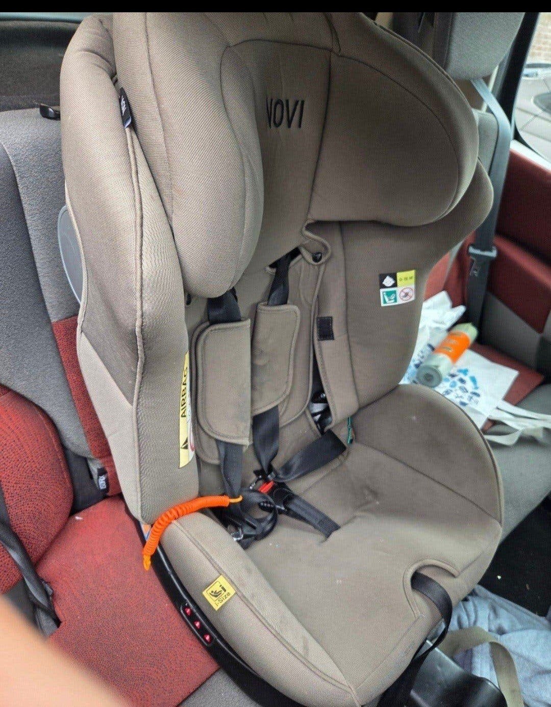 Novi autostoeltje met isofix, bedje en 2 campingbedjes, Verstelbare rugleuning, Gebruikt, Isofix, Ophalen