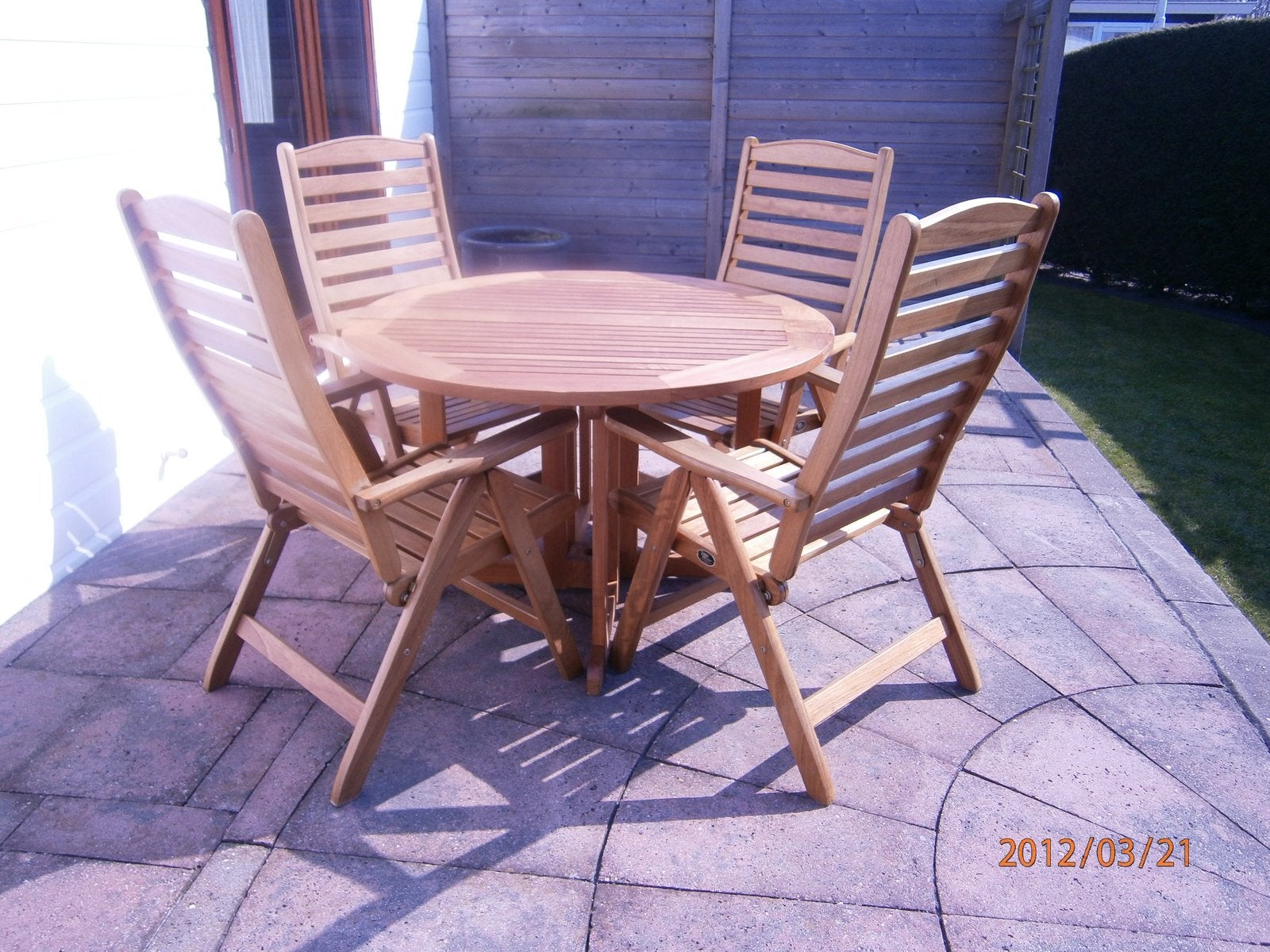 Tuinset van kwaliteit Teakhout: Hangoortafel met 4 Stoelen, Ophalen, 4 zitplaatsen, Eettafel, Teakhout