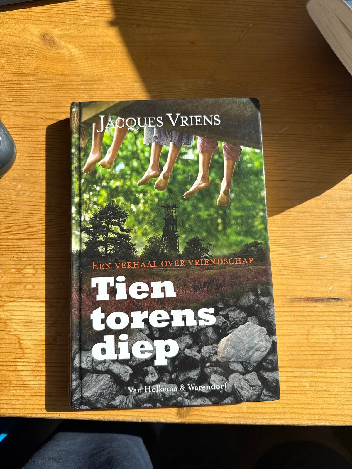 Tien torens diep - Jacques Vriens (Een verhaal over vriendsc, Ophalen of Verzenden, Gelezen, Fictie