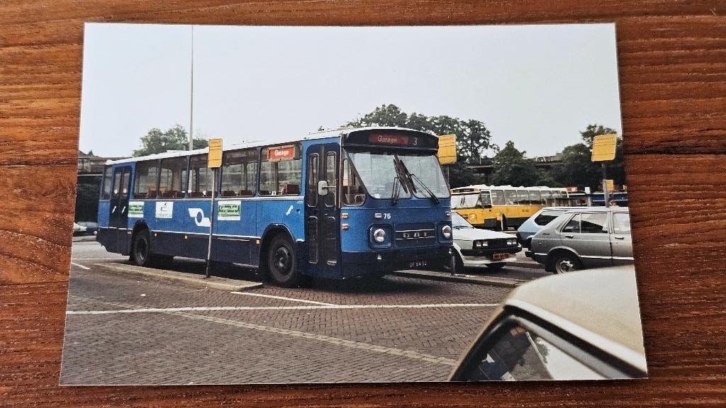 Foto BUS GVA Arnhem 75, Verzamelen, Spoorwegen en Tramwegen, Verzenden, Gebruikt, Bus of Metro, Overige typen