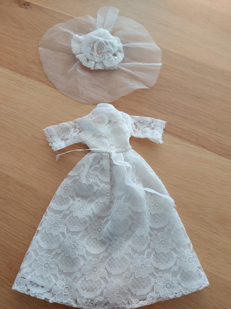 Fleur trouwjurk en hoed, Verzamelen, Ophalen of Verzenden, Gebruikt, Kleertjes
