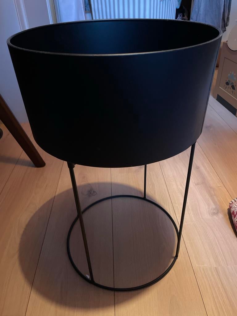 Zwarte plantenstandaard - Zo goed als nieuw, Huis en Inrichting, Woonaccessoires | Overige, Ophalen, Zo goed als nieuw