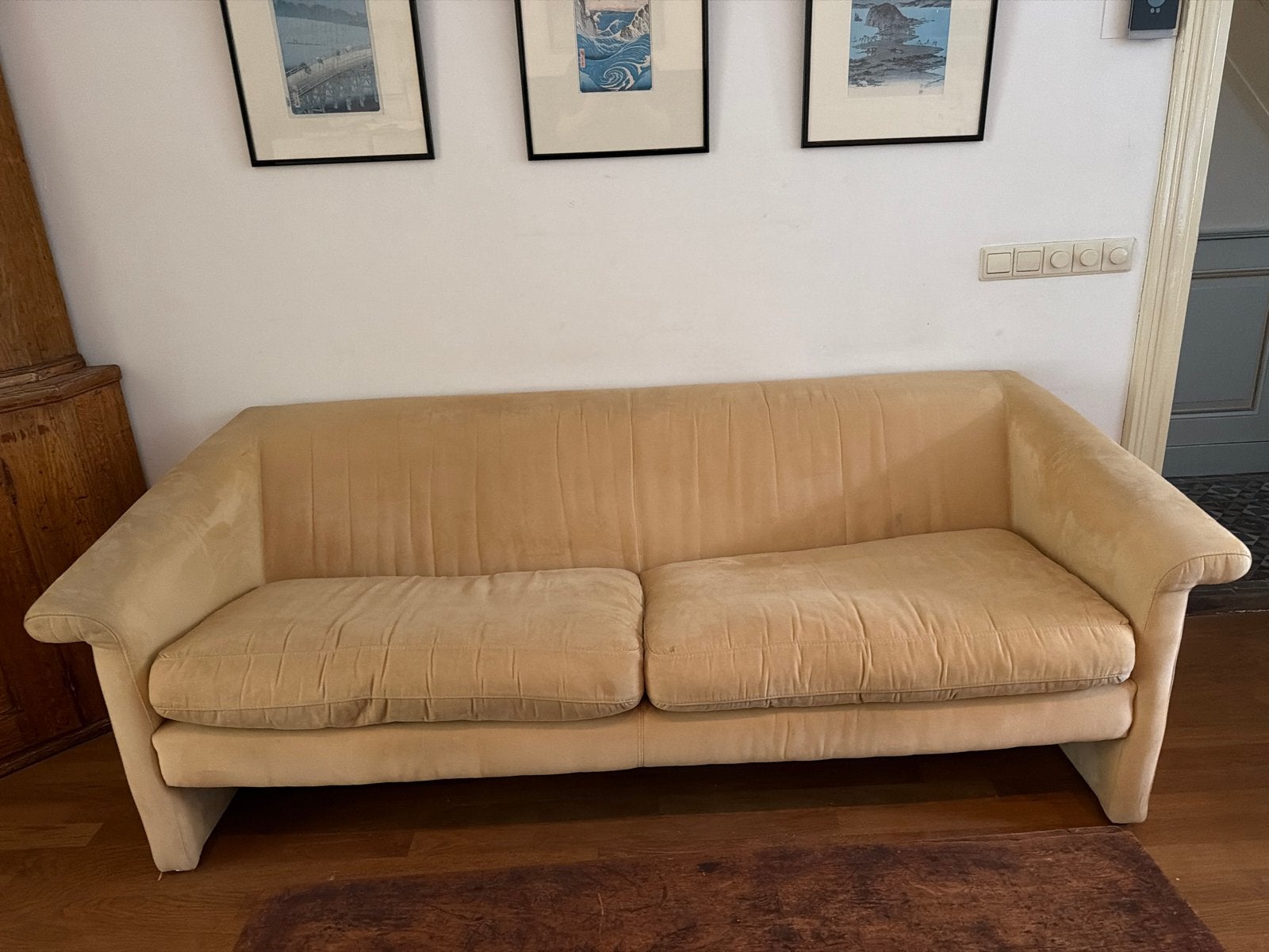 Comfortabele 2-zits bank in zandkleurige stof, Ophalen, Gebruikt, 150 tot 200 cm, Tweepersoons