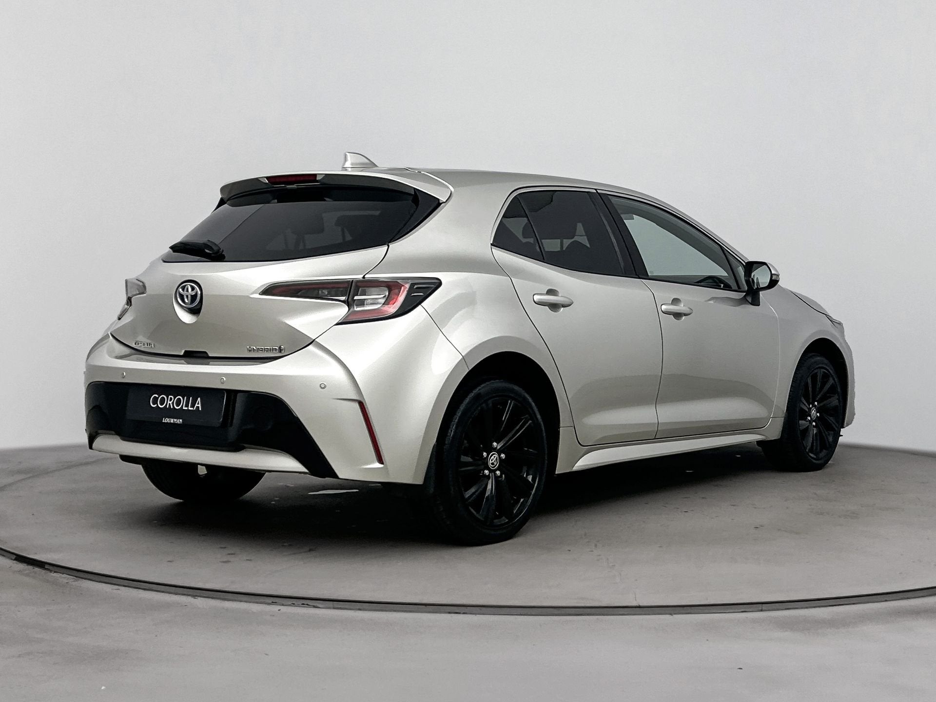 Toyota Corolla 1.8 Hybrid Dynamic | Voorruit-Stuur-Stoelverw, 12 maanden, Gebruikt, 4 cilinders, Corolla