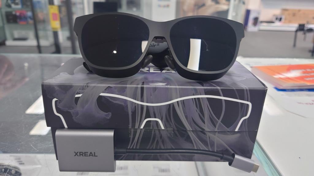Xreal Air 2 VR Bril + Xreal Hub Adapter, Gebruikt, VR-bril, Tilburg, Ophalen of Verzenden