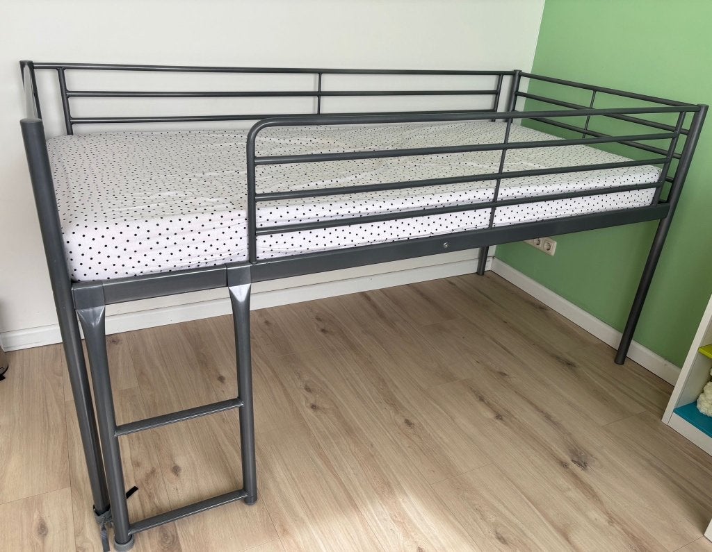 Halfhoog metal bed met latte bodem - 90cmx200cm, Ophalen, 85 tot 100 cm, Lattenbodem, Zo goed als nieuw
