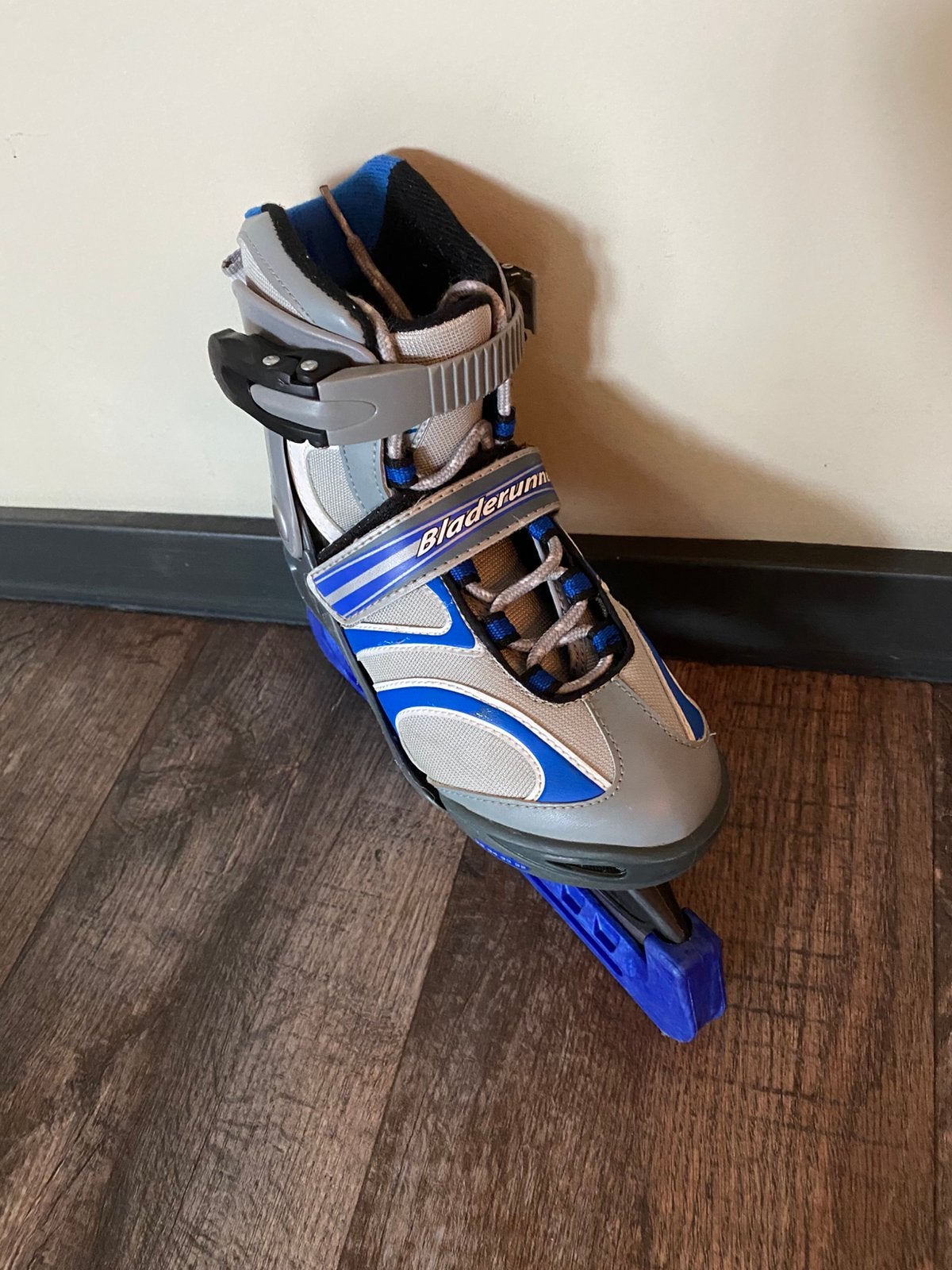 Bladerunner hockey: maat 32-35 verstelbaar. Perfecte staat, Ophalen of Verzenden, Zo goed als nieuw, IJshockeyschaatsen, Overige merken