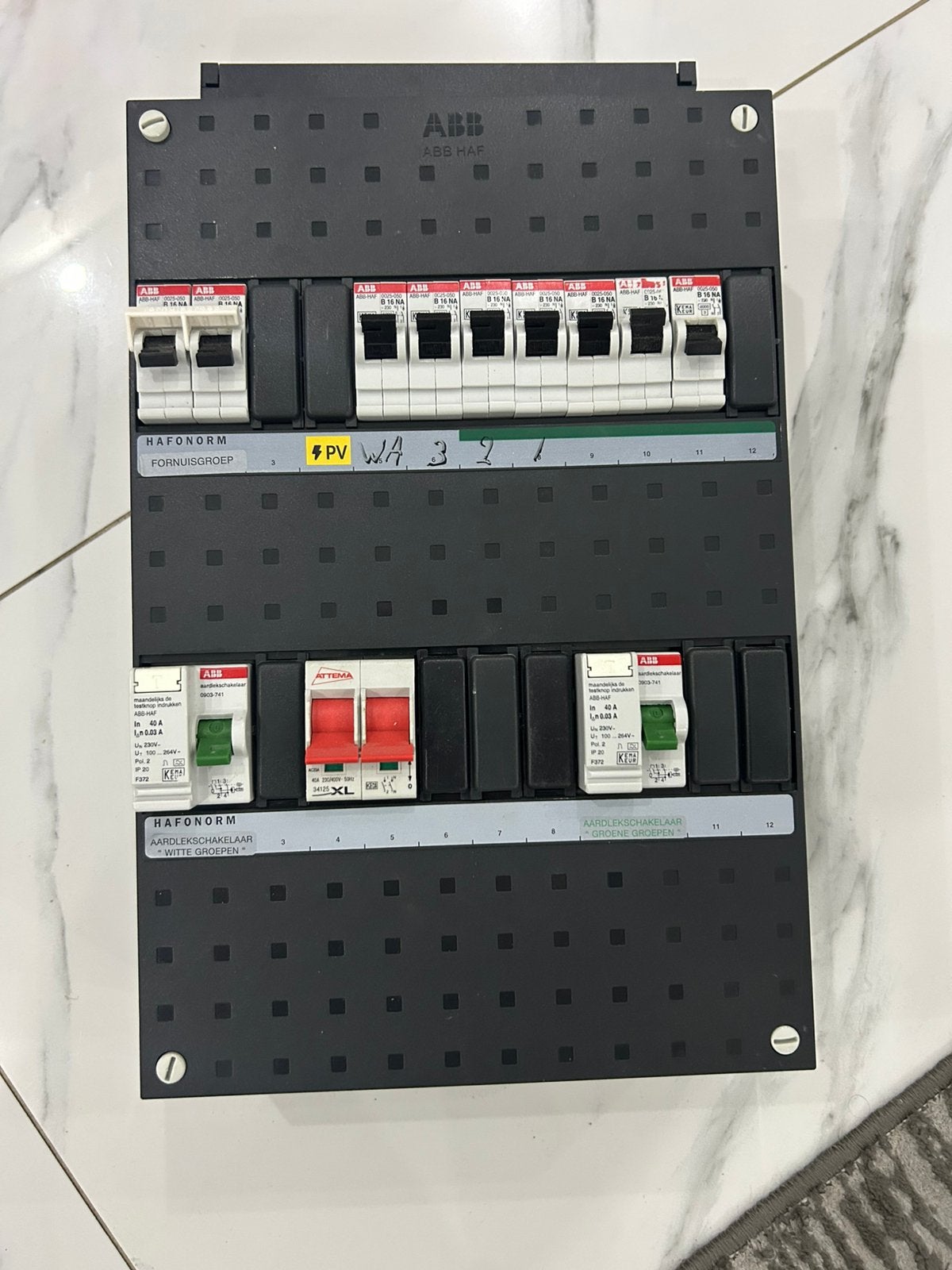 Abb groepenkast. Meterkast, Doe-het-zelf en Verbouw, Elektra en Kabels, Ophalen of Verzenden, Gebruikt, Overige typen