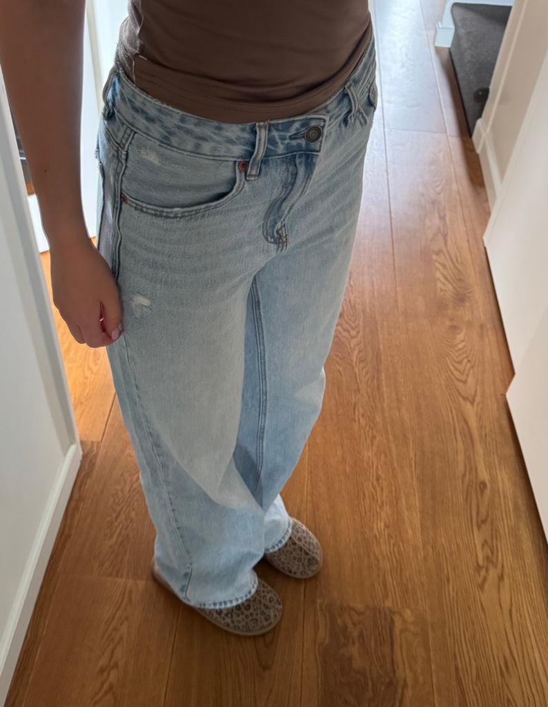 Stradivarius broek, Ophalen of Verzenden, Zo goed als nieuw, Blauw, W30 - W32 (confectie 38/40)
