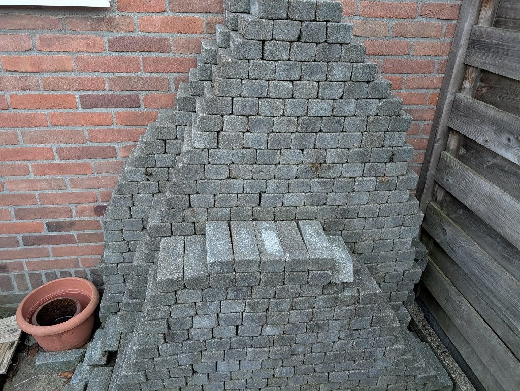 Grijze klinkers, Tuin en Terras, Ophalen, Gebruikt, Klinkers, 5 tot 10 m²