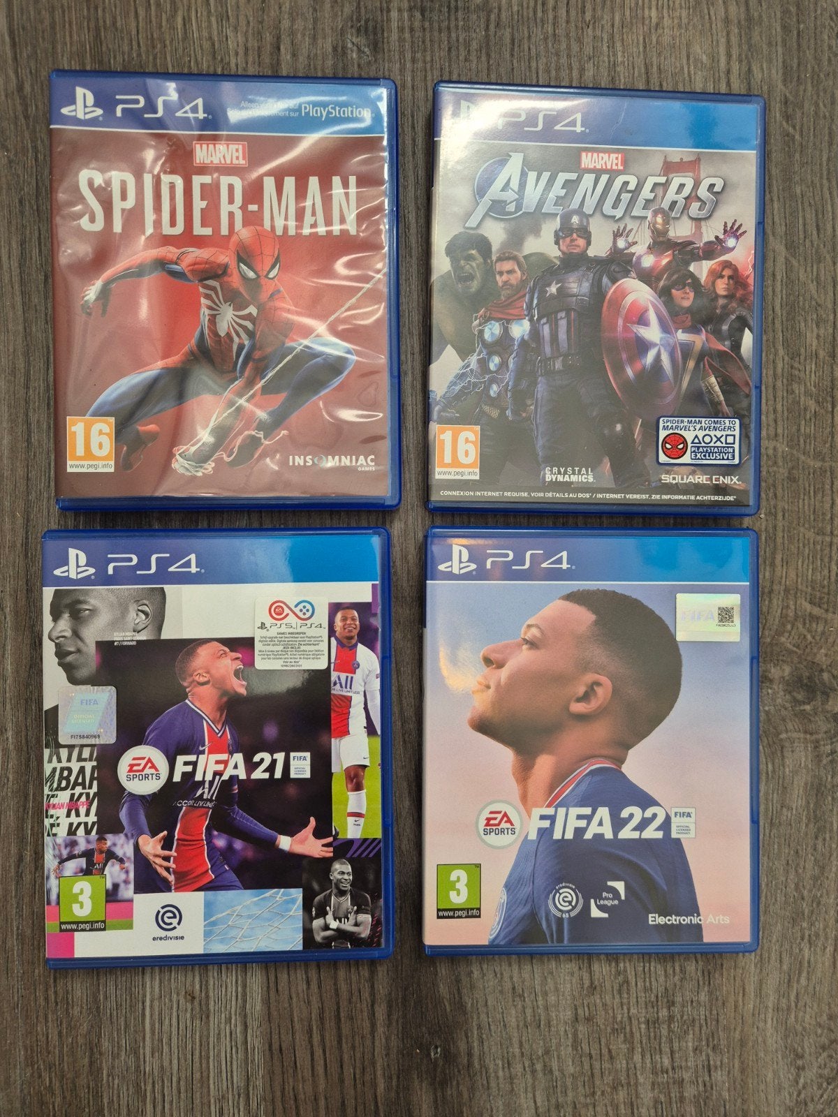 PS4 Games: Spider-Man, Avengers, FIFA 21 & FIFA 22, 1 speler, Zo goed als nieuw, Eén computer, Vanaf 16 jaar