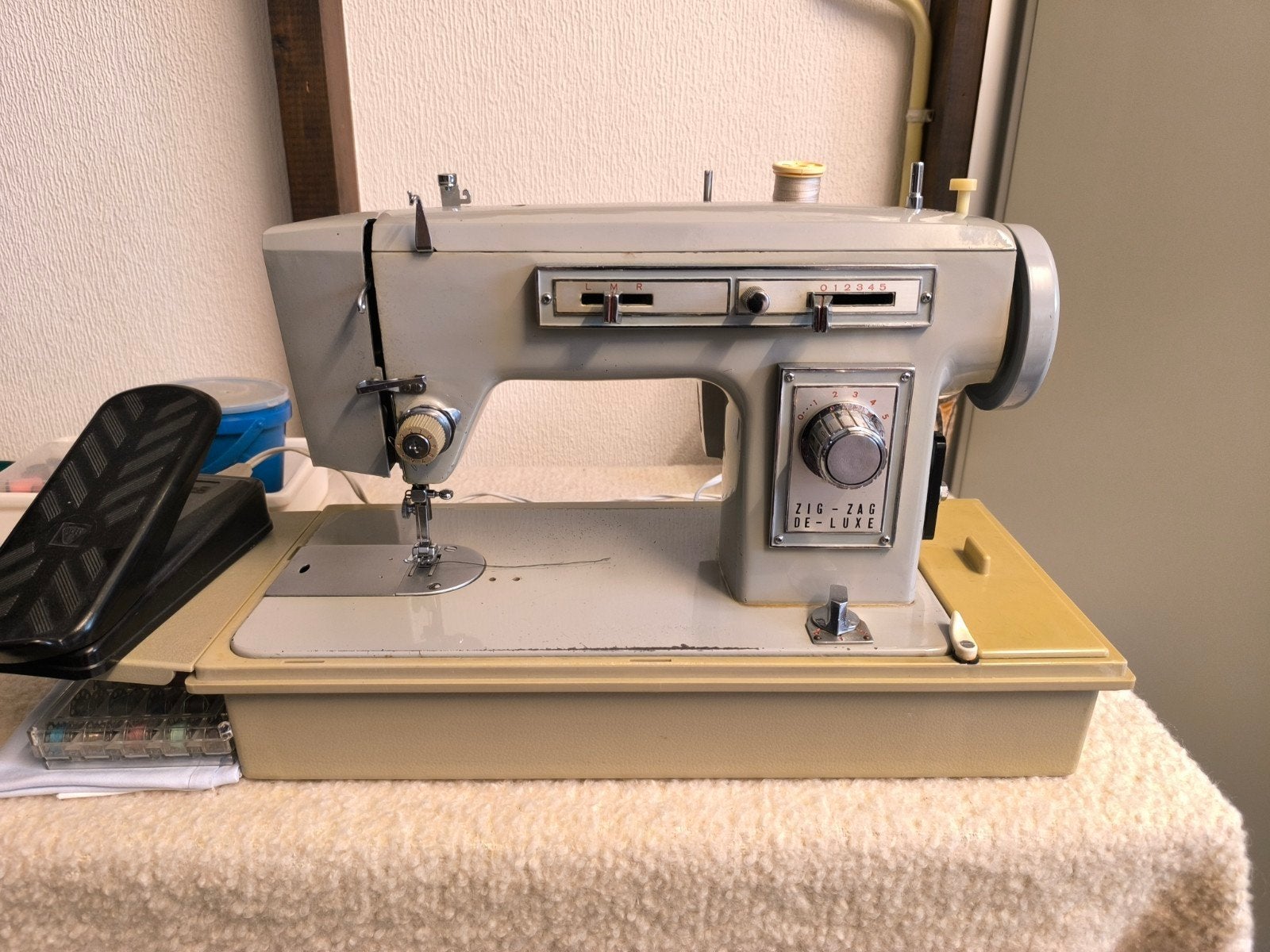 Vintage Naaimachine Zig Zag De Luxe, Ophalen, Gebruikt, Naaimachine, Overige merken