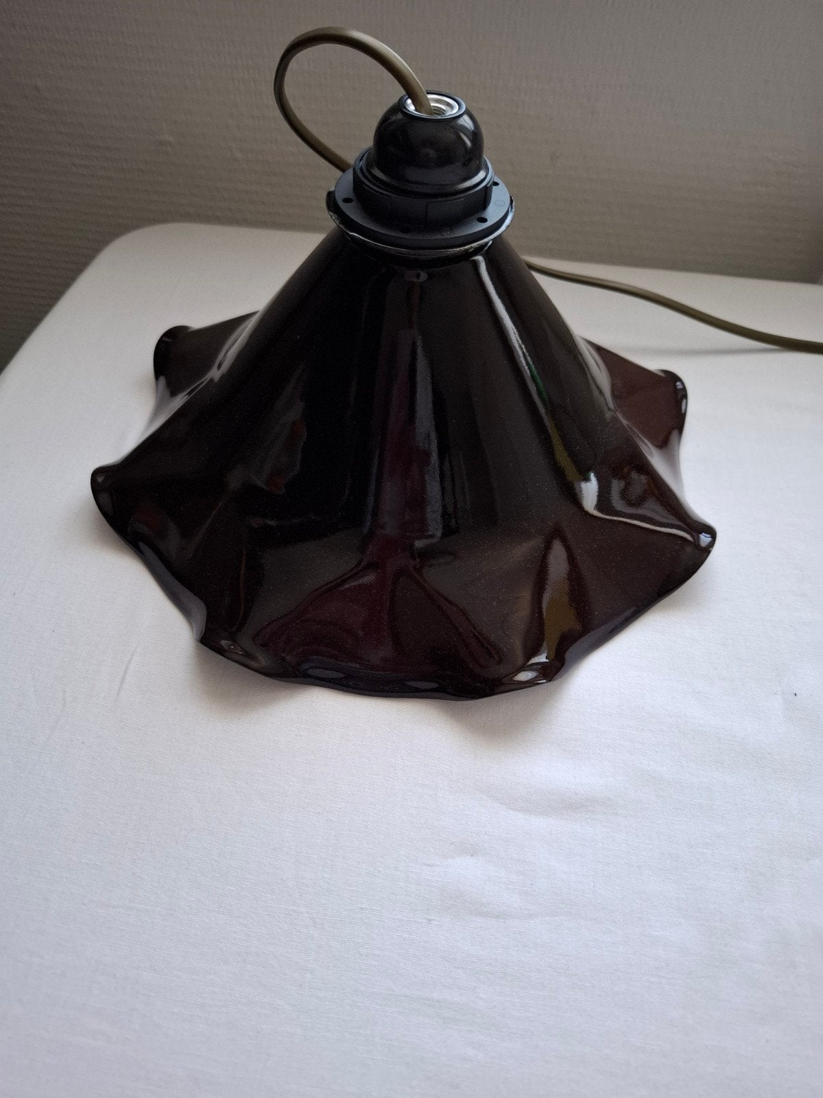 Bruin emaille hanglamp oudje, Huis en Inrichting, Lampen | Hanglampen, Ophalen of Verzenden, Gebruikt, Metaal, E27 (groot)