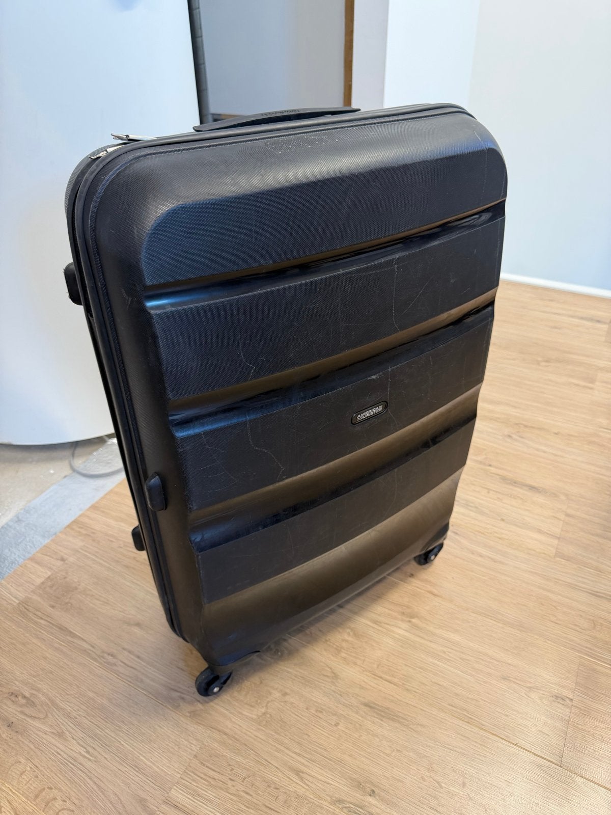 American Tourister ruime koffer - TSA slot defect, 30 cm of meer, Gebruikt, Zwart, 60 tot 80 cm