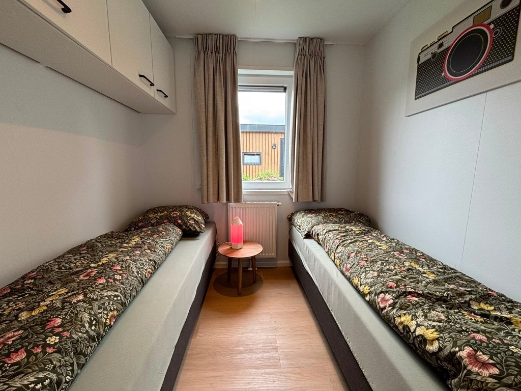 Last minute 100,00 euro per nacht 4-pers. chalet met hottub, 2 slaapkamers, Recreatiepark, Chalet, Bungalow of Caravan, Internet