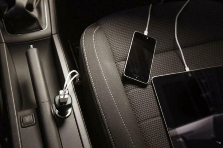TomTom High Speed Dual Charger - X4/B1, Niet ingevuld, Niet ingevuld, Ophalen of Verzenden, Zo goed als nieuw