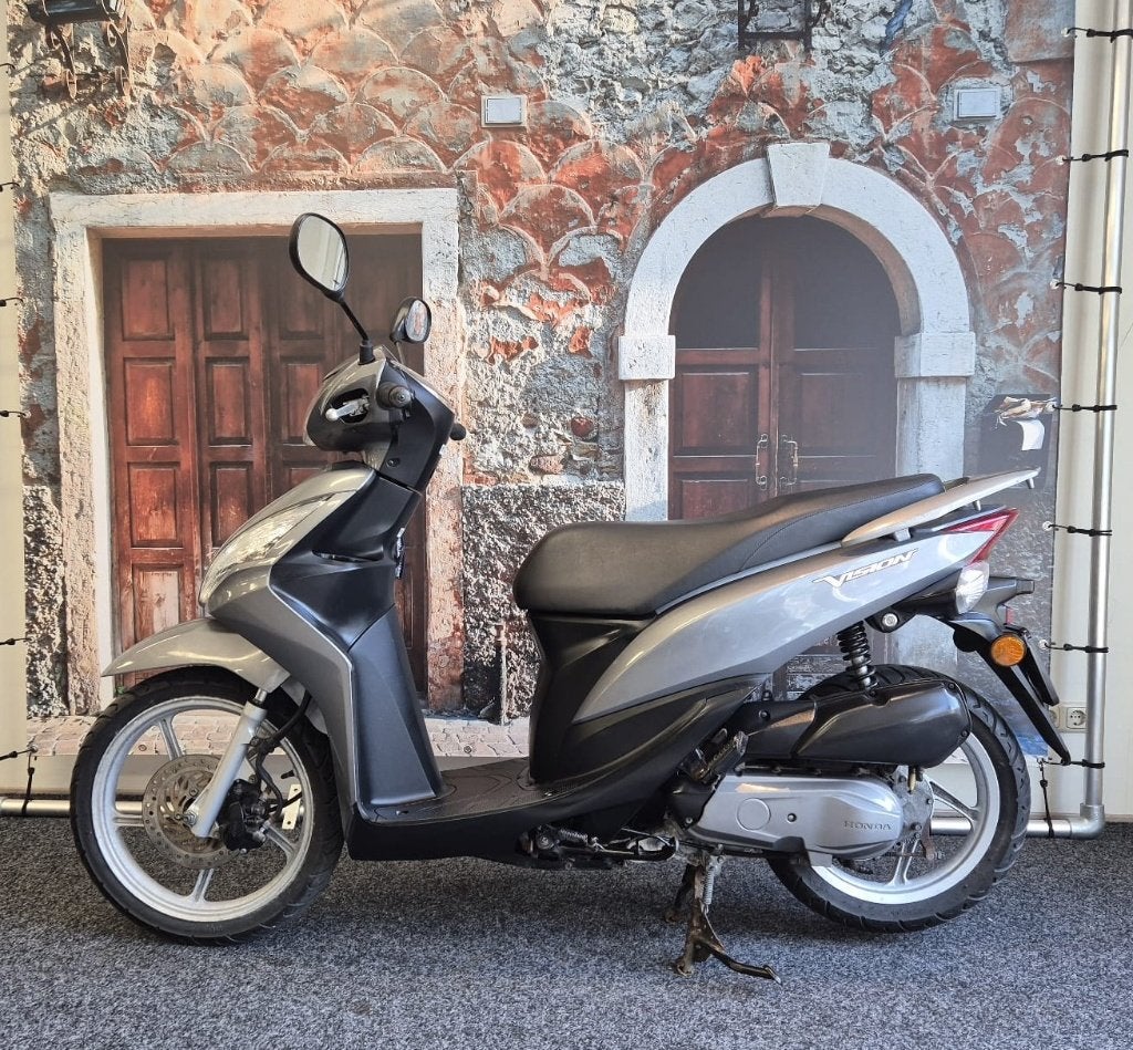 Honda Vision - Bromscooter - 2017 - 10281KM, Ophalen, Gebruikt, Marsdiepstraat 365, Recycle & Ride