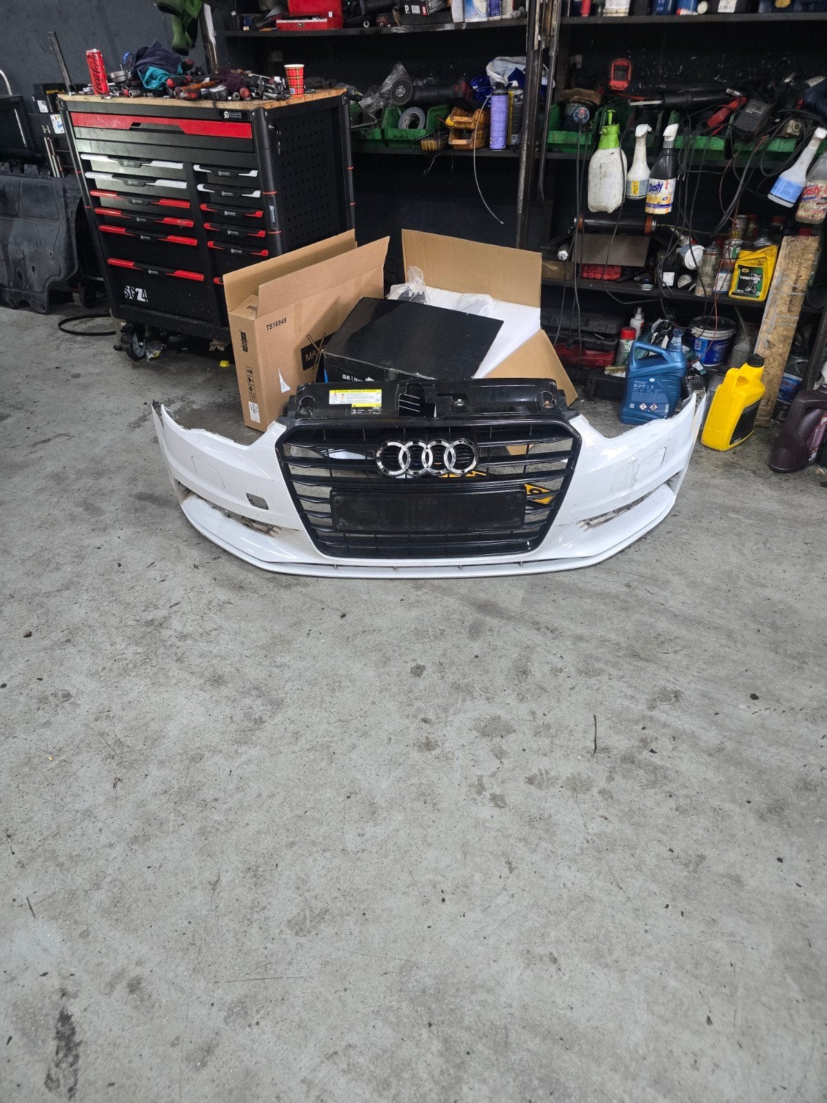 Audi A3 Bumper Voorzijde - Gebruikt, Ophalen of Verzenden, Voor, Audi, Bumper