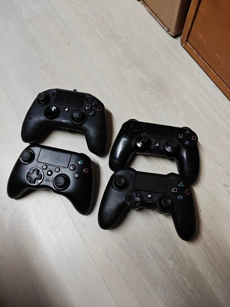 DEFECT 4X PS4 controllers, Spelcomputers en Games, Games | Sony PlayStation 4, Zo goed als nieuw, 3 spelers of meer, Vanaf 3 jaar