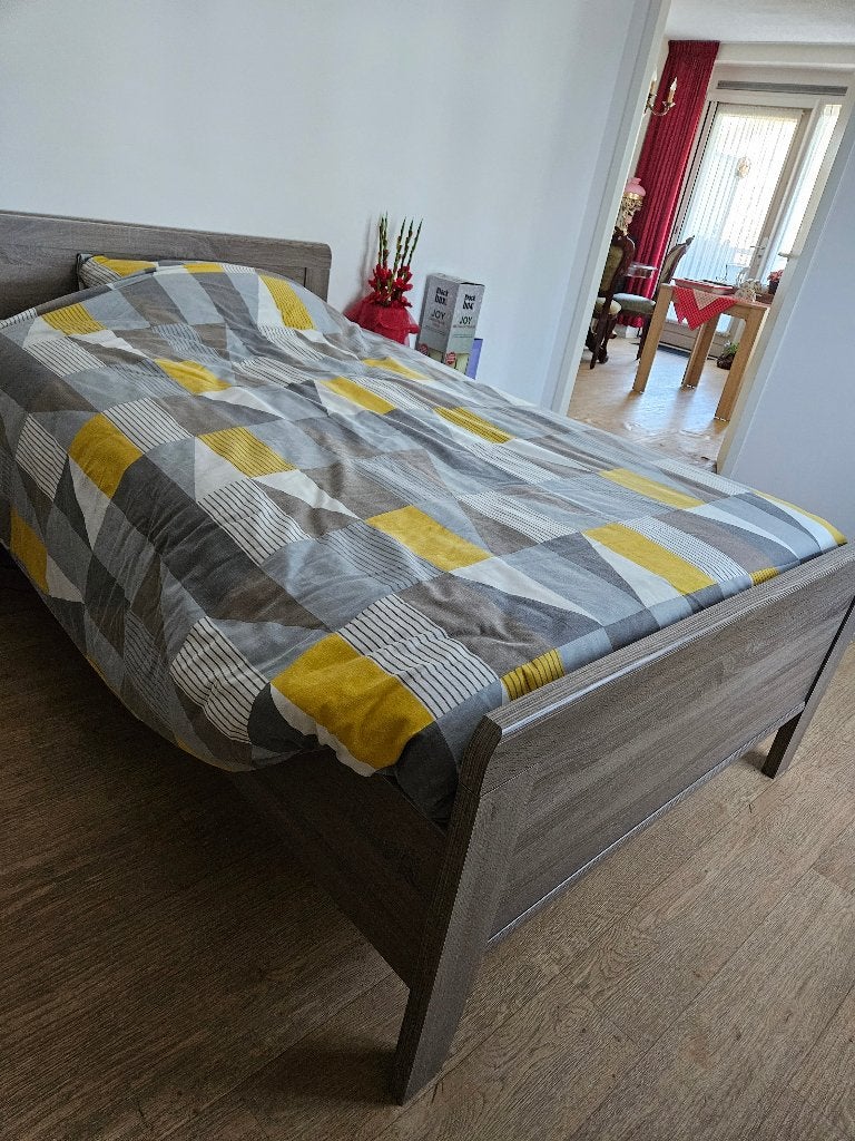 Bed met elektrische bodem 120cm, Ophalen, Strak modern, Zo goed als nieuw, Twijfelaar