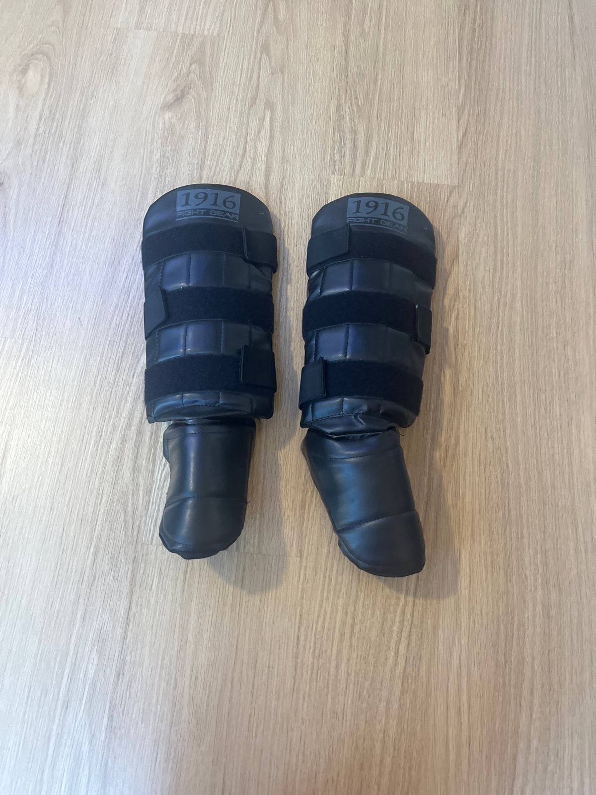 Scheenbeschermers voor boksen 1916 Fight Gear, Ophalen of Verzenden, Zo goed als nieuw, Overige, Vechtsportbescherming