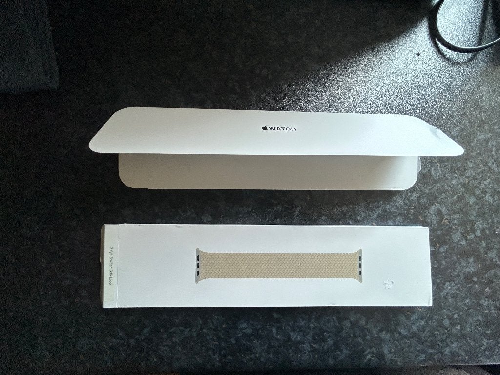Apple origineel smart watch bandje nieuw beige, Nieuw, Ophalen of Verzenden, Apple, Bandje