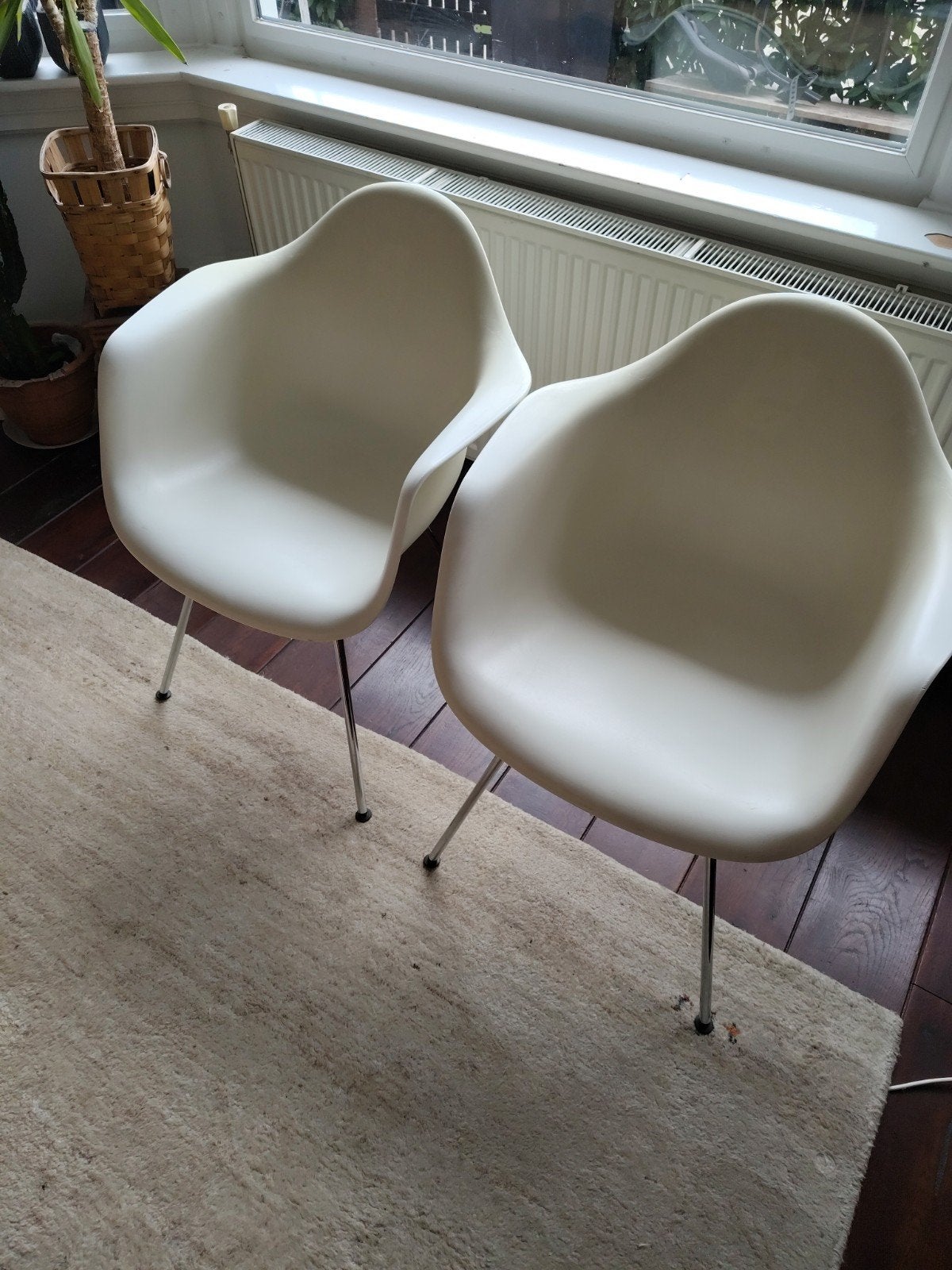 Witte Vitra Eames DAX stoelen verchroomd onderstel, Huis en Inrichting, Gebruikt, Twee, Wit, Ophalen of Verzenden