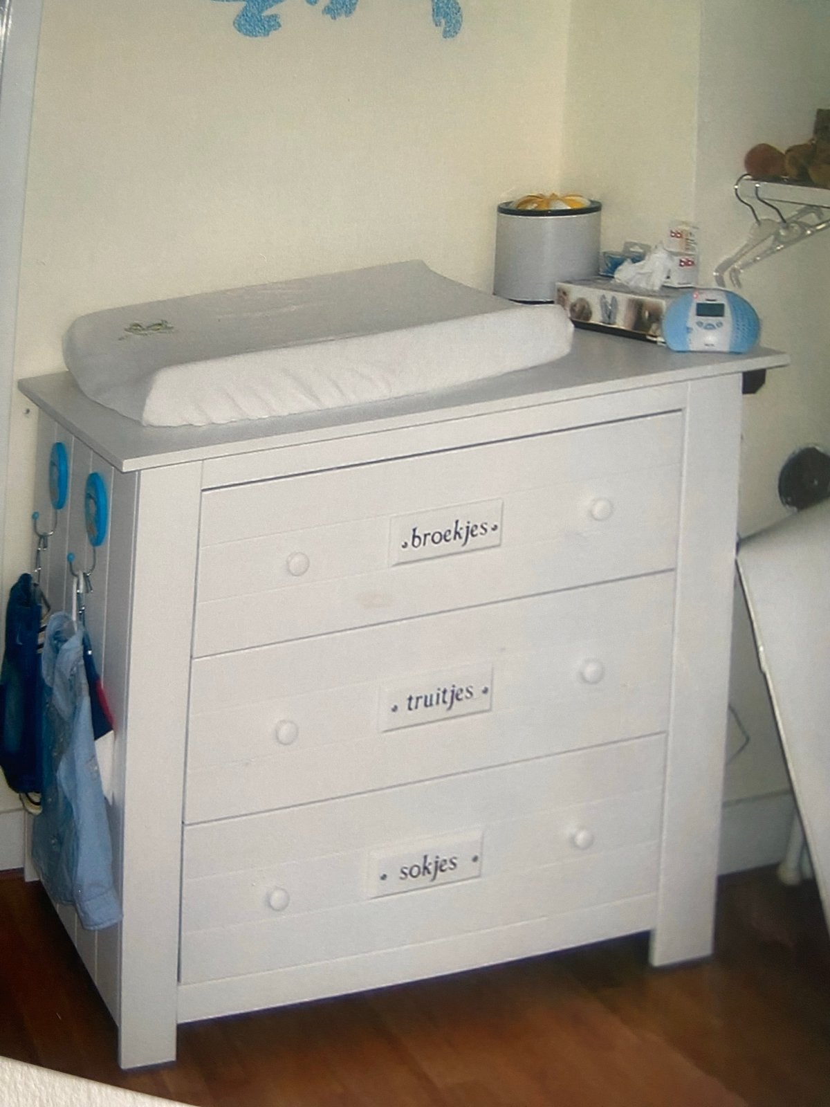 Witte commode met 3 lades - Ideaal voor babykamer, Gebruikt, 50 tot 70 cm, Ophalen of Verzenden, 75 tot 100 cm