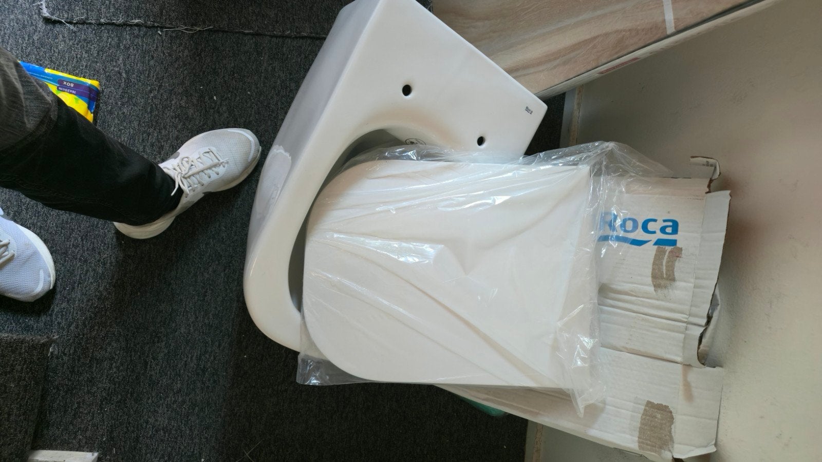 Nieuw Roca toilet met zitting, Doe-het-zelf en Verbouw, Sanitair, Ophalen, Nieuw, Toilet