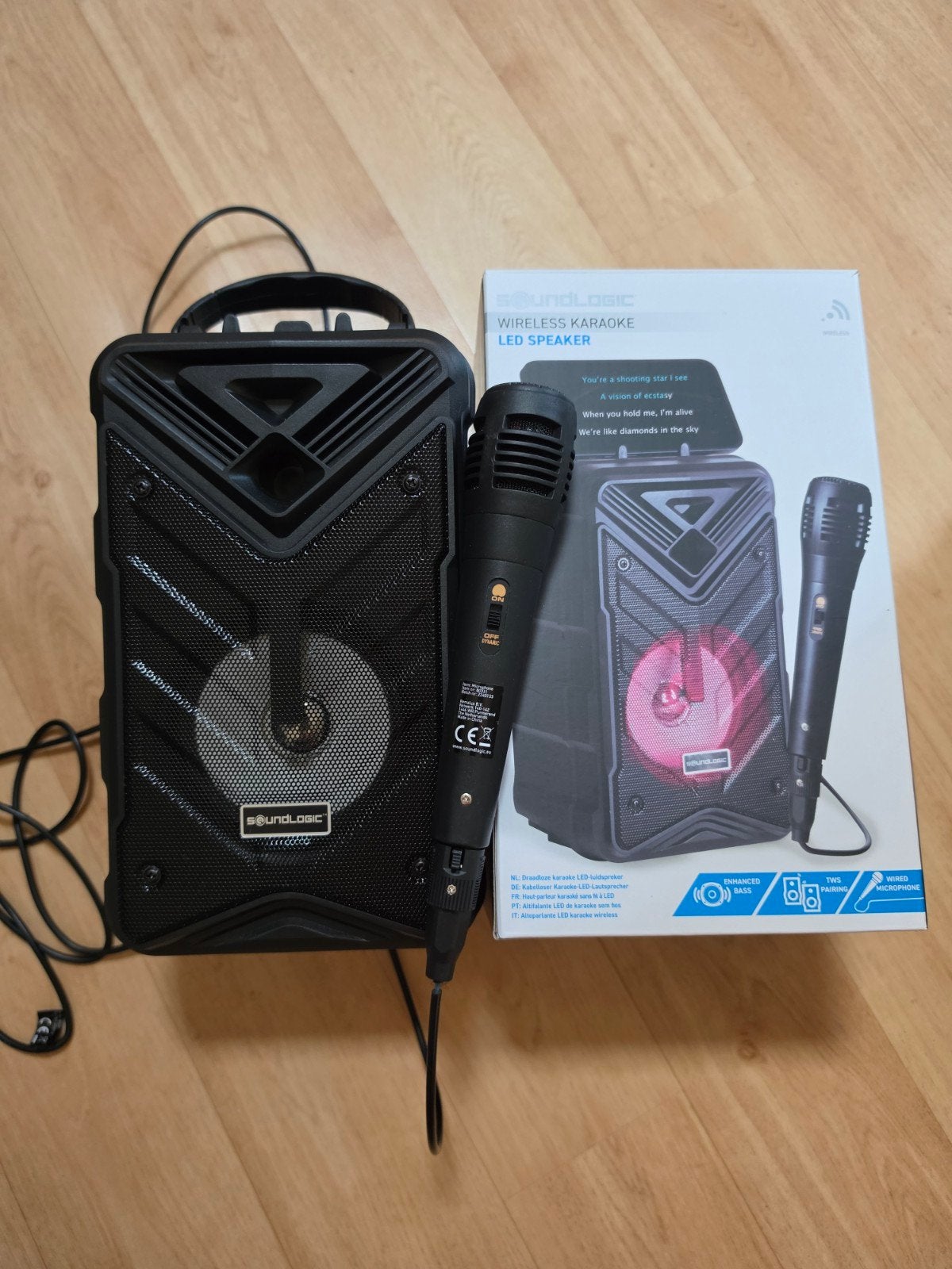 SoundLogic Draadloze Karaoke LED Speaker met Microfoon, Audio, Tv en Foto, Karaoke-apparatuur, Ophalen of Verzenden, Zo goed als nieuw