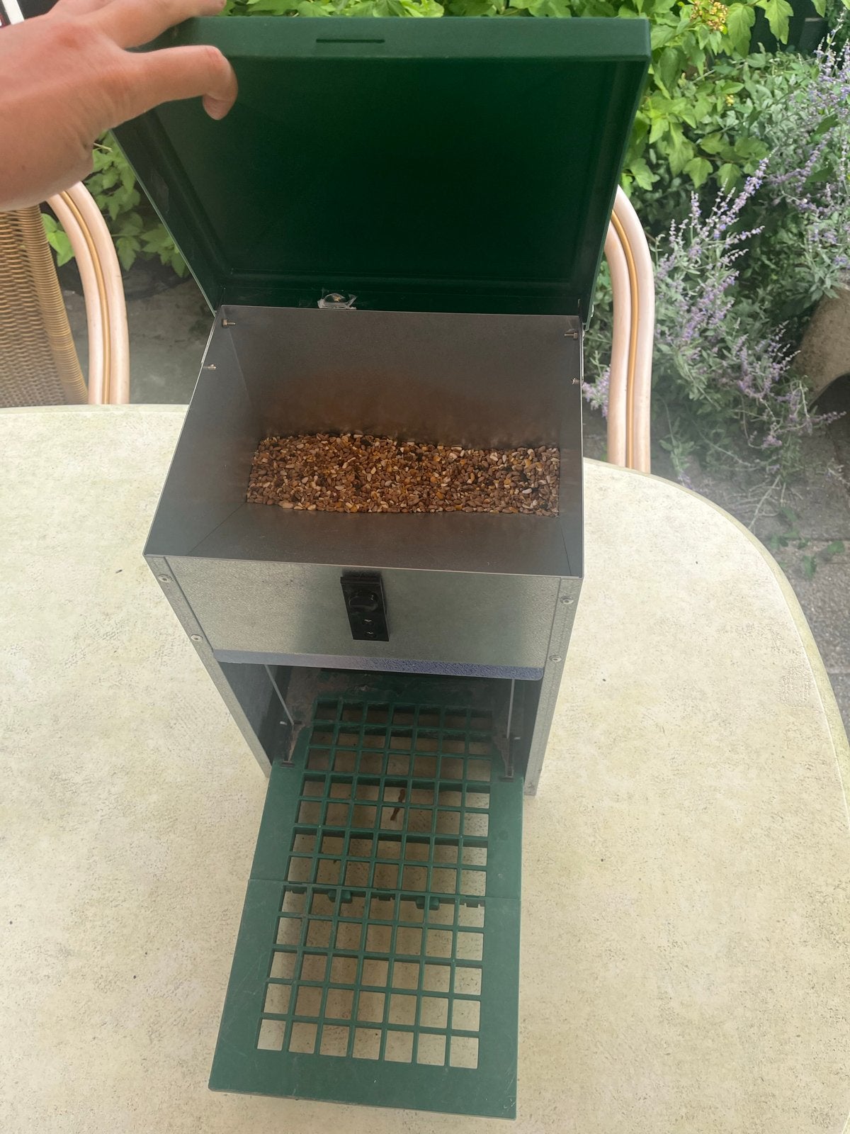 Feed O Matic kippen voerbak, Ophalen