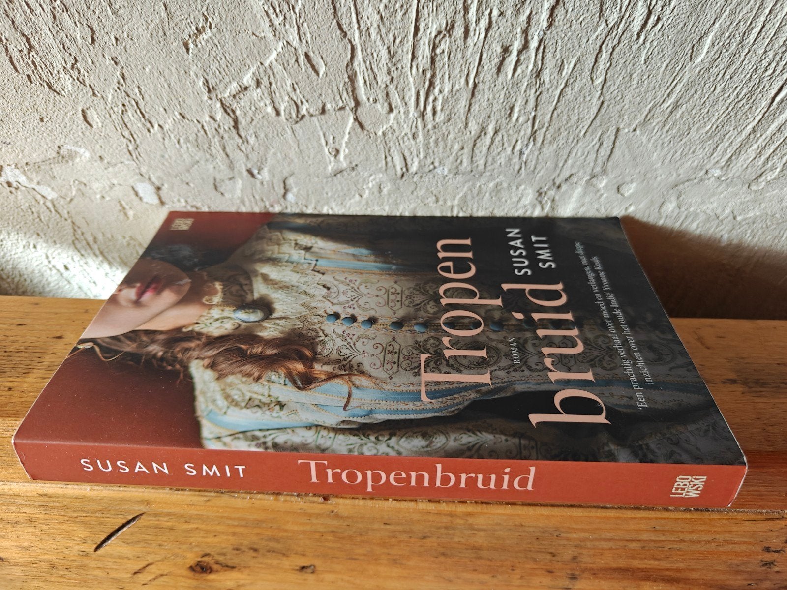 Tropenbruid., Ophalen of Verzenden, Zo goed als nieuw