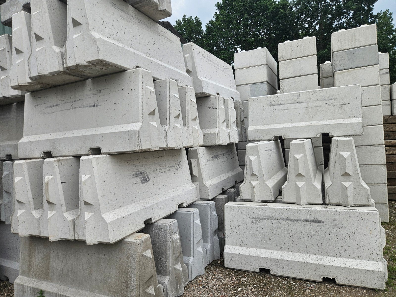 Betonnen barriers - Wegafzetting - Verkeersbarrières, Ophalen of Verzenden