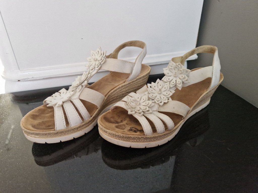 Comfortabele en leuke sandalen van rieker maat 38, Kleding | Dames, Schoenen, Gedragen, Rieker, Sandalen of Muiltjes, Ophalen of Verzenden
