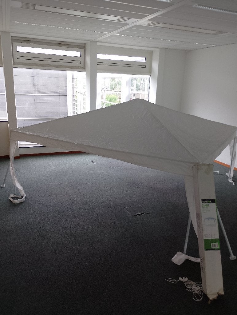 Te koop partytent, Tuin en Terras, Partytenten, Ophalen, Zo goed als nieuw, Minder dan 5 meter, Partytent