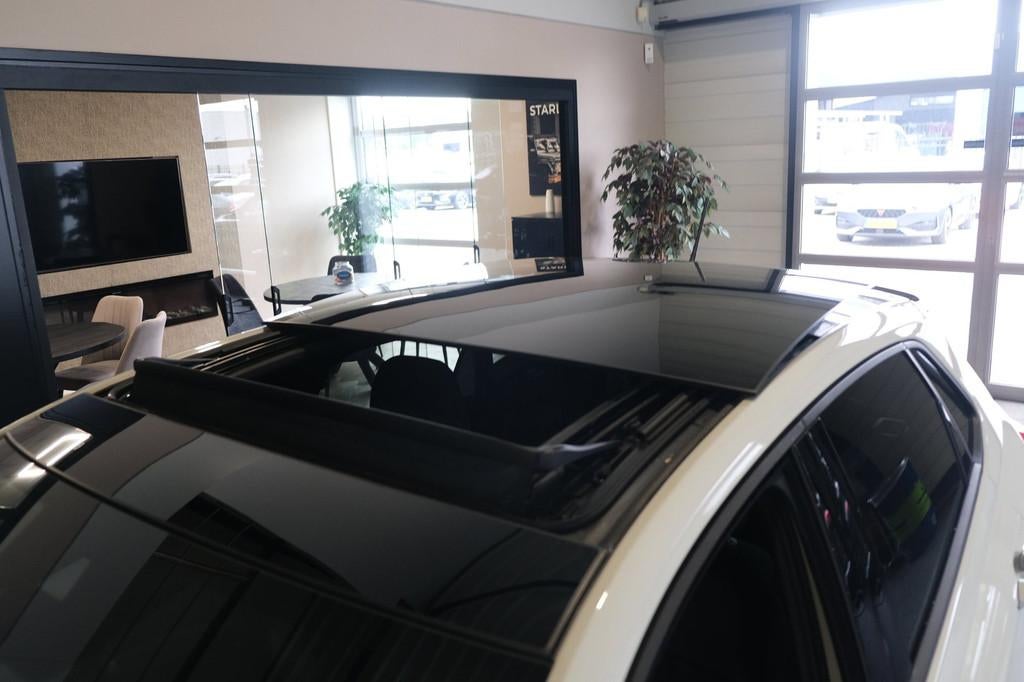 Volkswagen Polo 1.0 TSI 110PK 2x R-Line DSG Facelift Pano IQ, Gebruikt, Adaptive Cruise Control, Origineel Nederlands, Bedrijf
