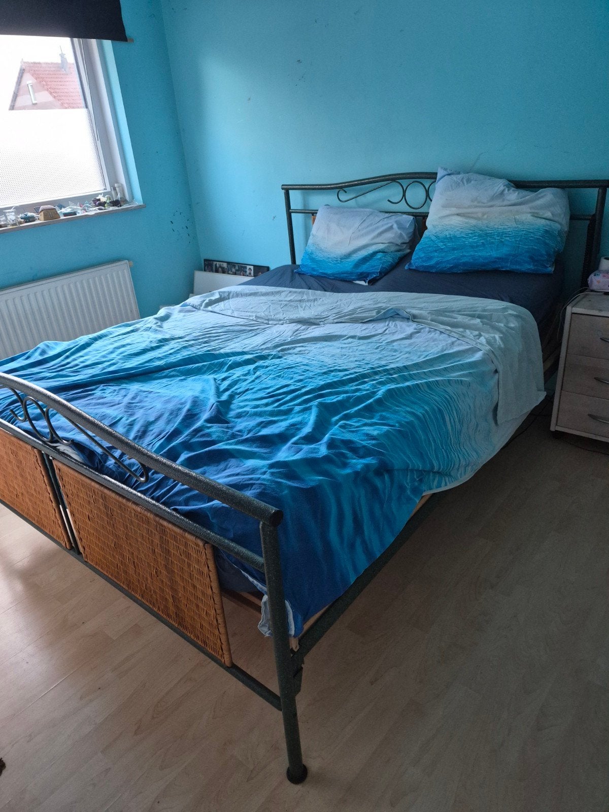 GRATIS Ophalen :  Bed van metaal en riet 160x200,, Ophalen, Gebruikt, Tweepersoons, 200 cm