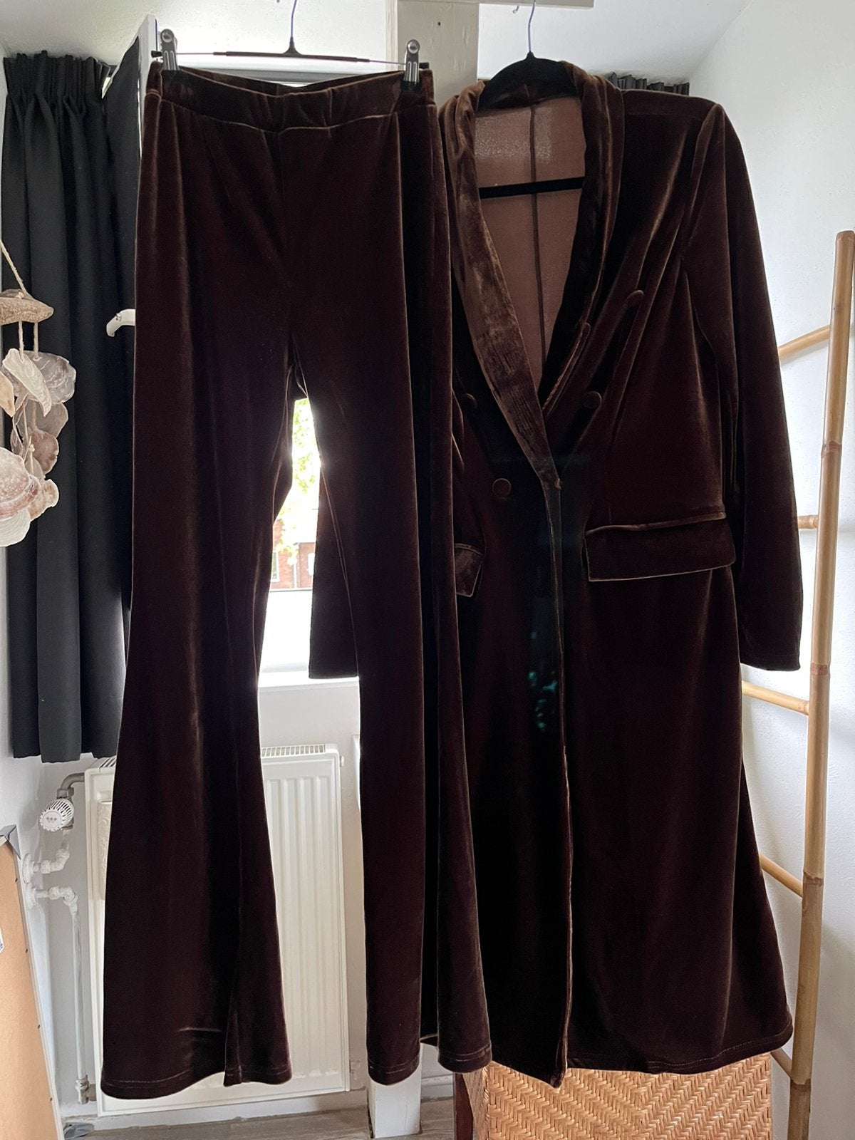 Dames pak velours stof bruin Mt. S/M, Kleding | Dames, Overige typen, Bruin, Ophalen of Verzenden, Zo goed als nieuw