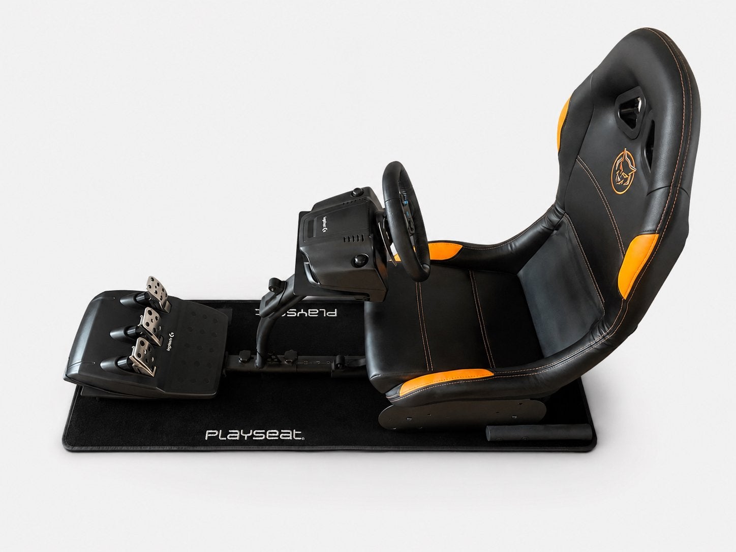 Te Koop Playseat met Logitech stuur en pedalen., Spelcomputers en Games, Spelcomputers | Xbox | Accessoires, Ophalen, Zo goed als nieuw